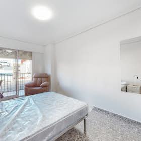 Private room for rent for €300 per month in Torrent, Avinguda al Vedat