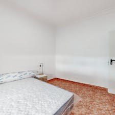 Private room for rent for €275 per month in Castelló de la Plana, Ronda Magdalena