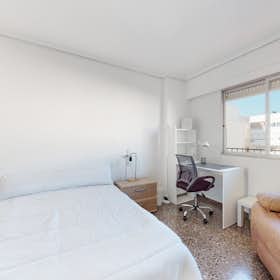 Private room for rent for €300 per month in Torrent, Avinguda al Vedat