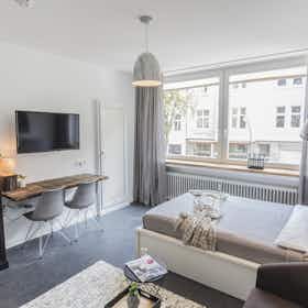 Studio for rent for €1,200 per month in Düsseldorf, Hoffeldstraße