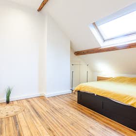 Private room for rent for €700 per month in Woluwe-Saint-Lambert, Avenue Heydenberg