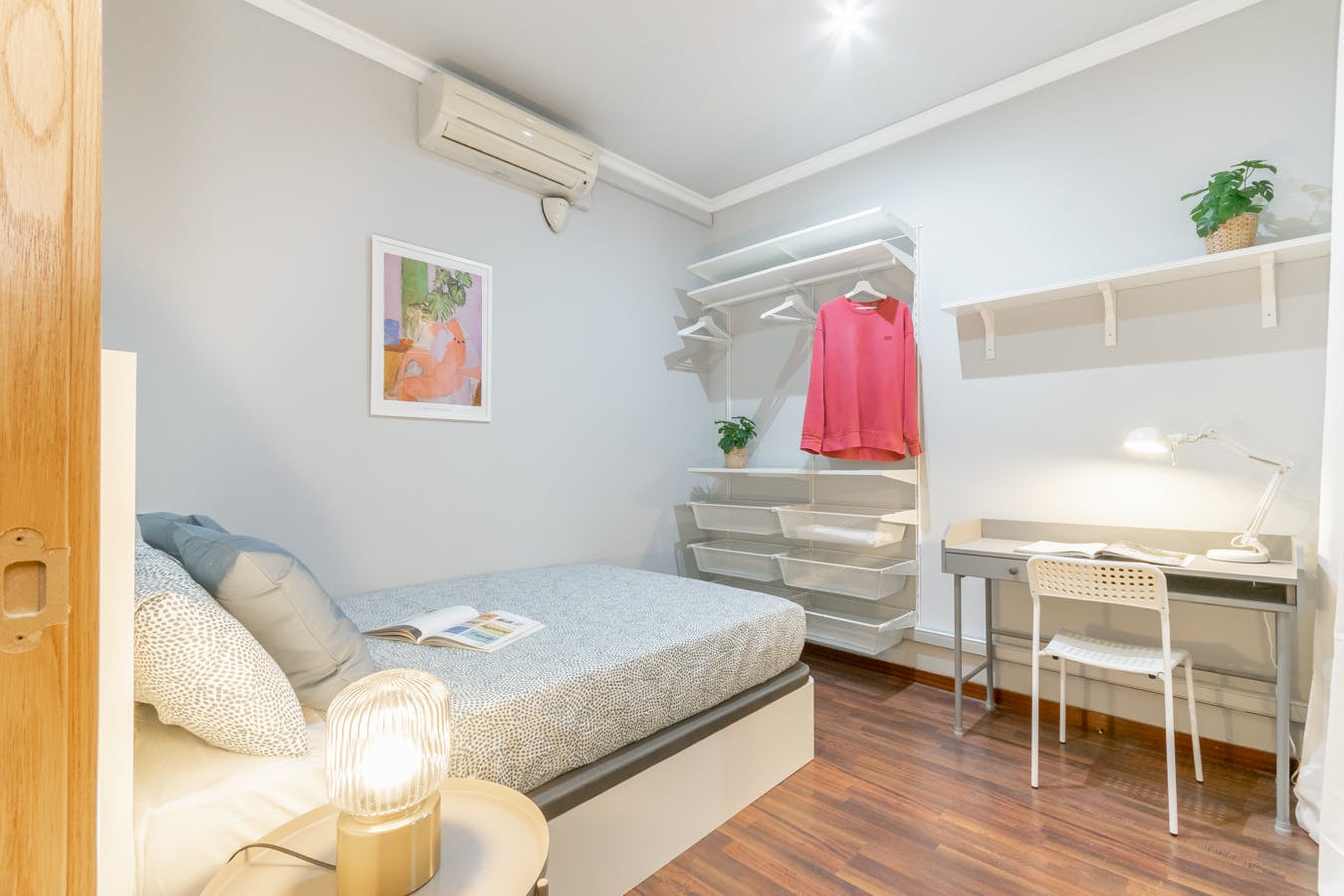 Private room for rent for €749 per month in Barcelona, Carrer de Balmes