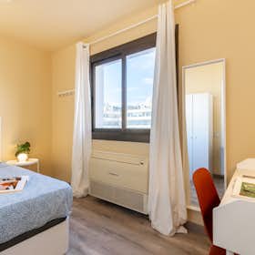 Private room for rent for €696 per month in Barcelona, Gran Via de les Corts Catalanes