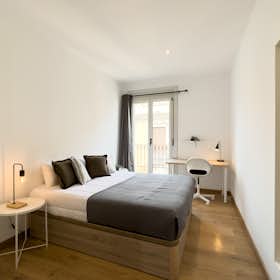 Private room for rent for €580 per month in Barcelona, Carrer Nou de la Rambla