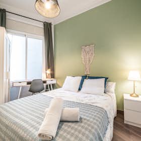 Private room for rent for €856 per month in Barcelona, Avinguda Diagonal