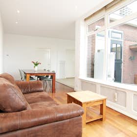 Apartment for rent for €2,500 per month in Lisse, Kanaalstraat