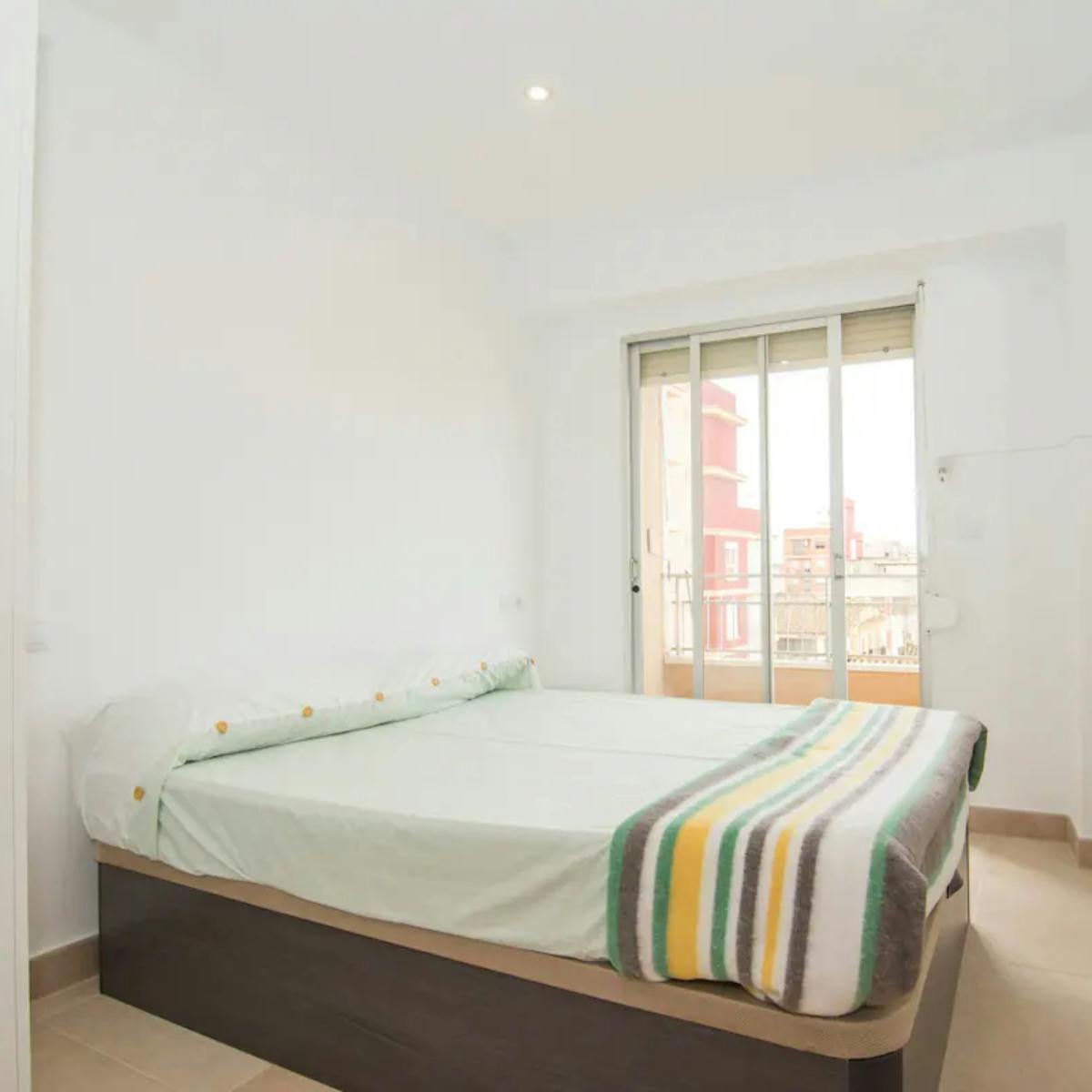 Carrer de la Reina, Valencia preview