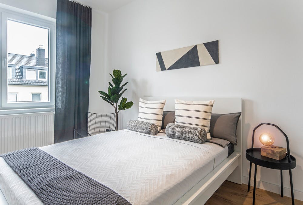 Appartement à louer pour 1 300 €/mois à Düsseldorf, Sonnenstraße
