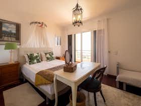 House for rent for €3,980 per month in Funchal, Rua Pita da Silva