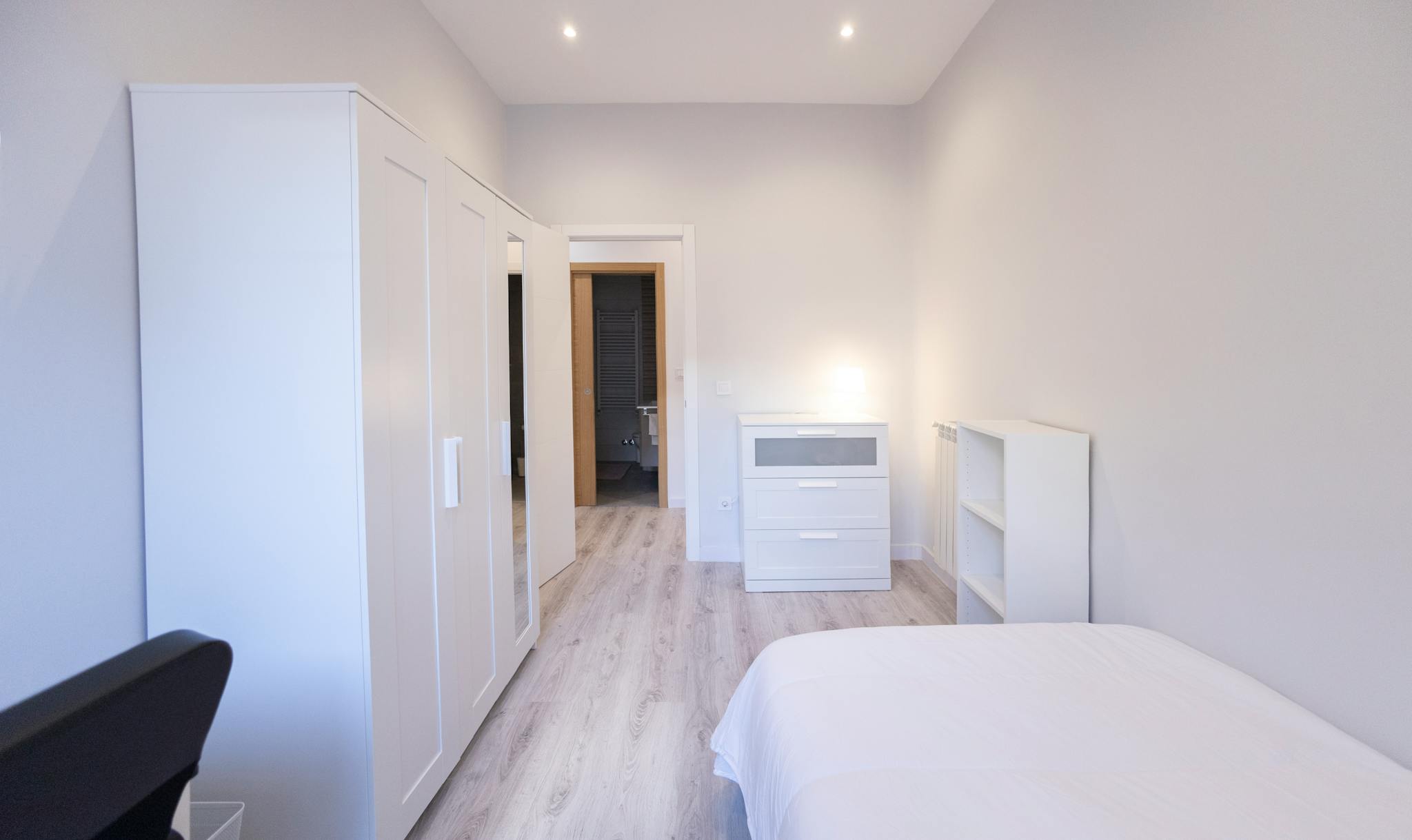 Calle de Guzmán el Bueno, Madrid preview