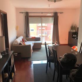 Apartment for rent for €1,100 per month in Porto, Rua do Académico Futebol Club