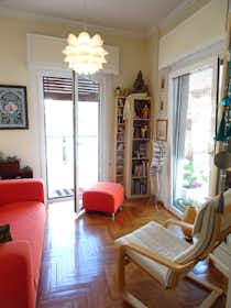 Wohnung zu mieten für 900 € pro Monat in Athens, Loukareos Kyrillou