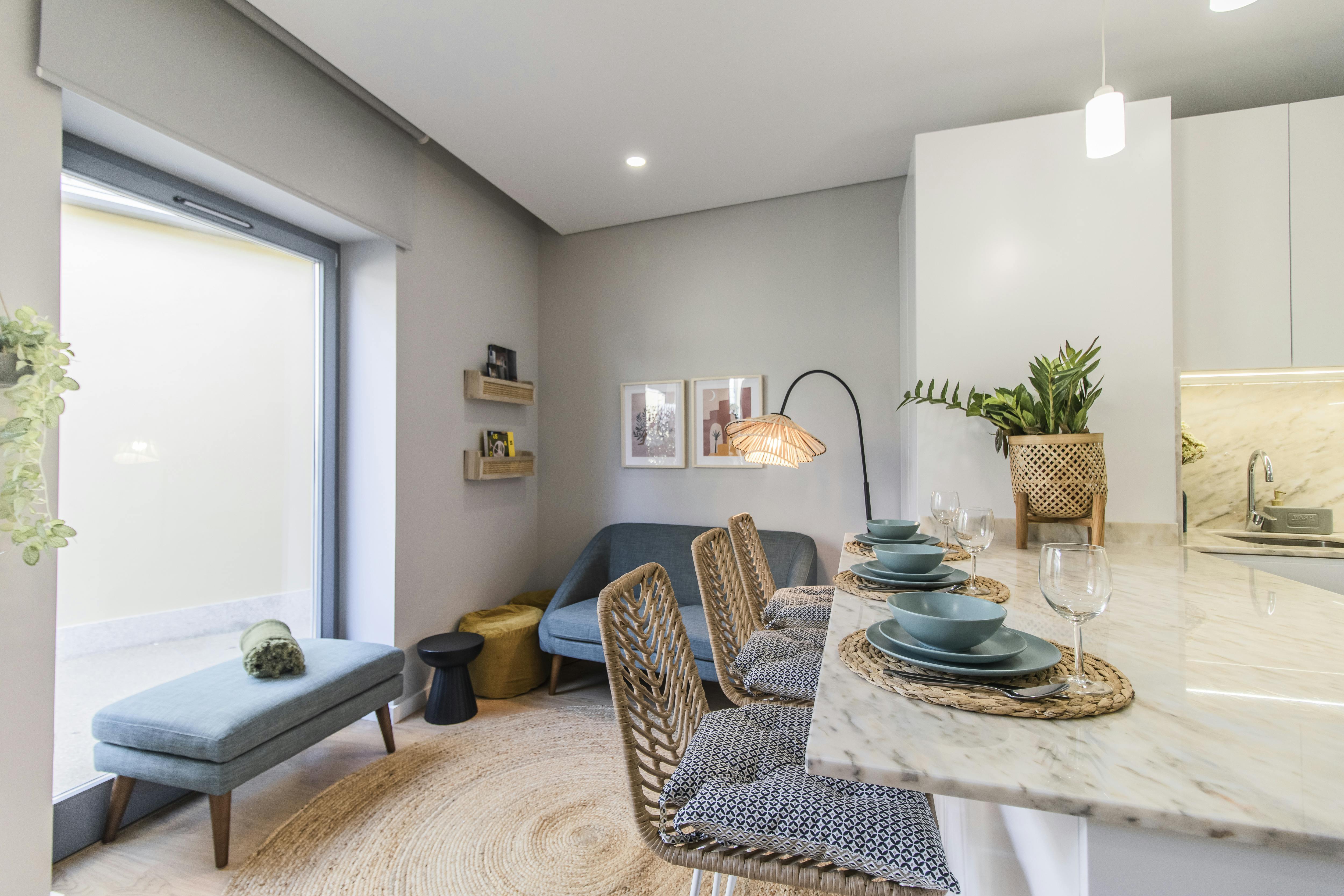 公寓 正在以 €1,450 的月租出租，其位于 Porto, Calçada do Carregal