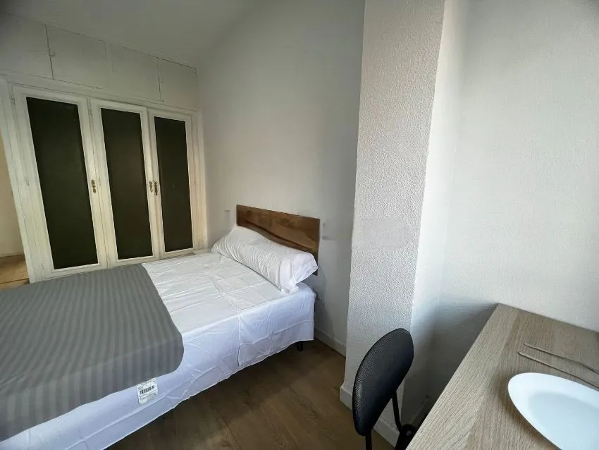 Private room in Calle del Alcalde López Casero, Madrid (1304099) ROOM 2