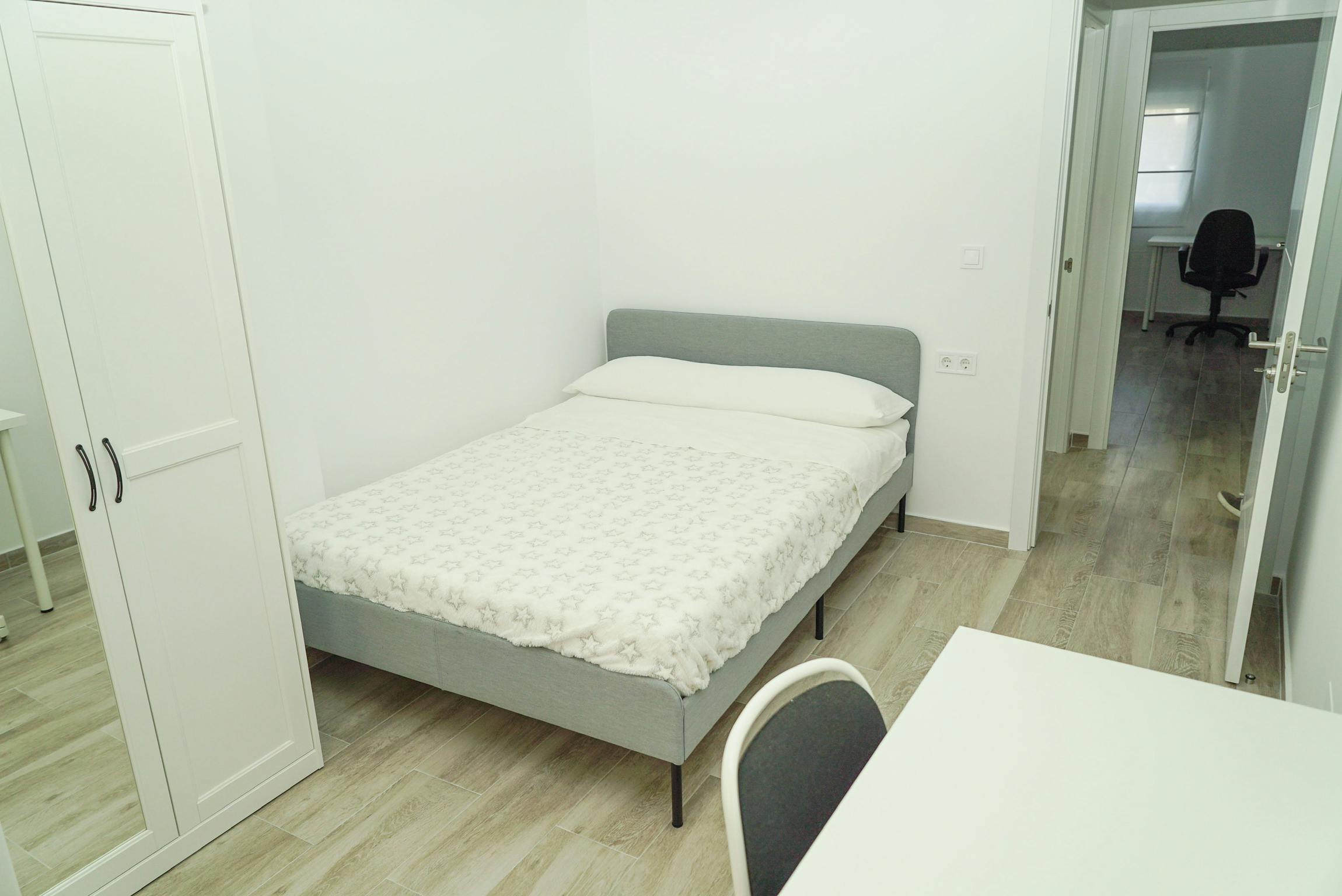 Private room for rent for €490 per month in Málaga, Avenida José Ortega y Gasset