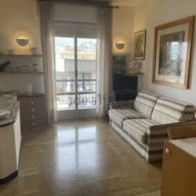 Monolocale for rent for 1.000 € per month in Rapallo, Salita San Domenico