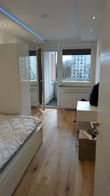 Privé kamer te huur voor € 755 per maand in Munich, Strehleranger
