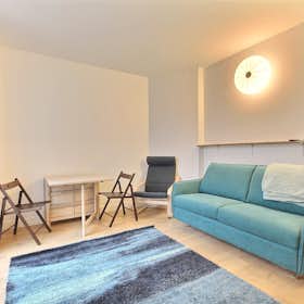 Apartment for rent for €1,367 per month in Paris, Rue du Cambodge