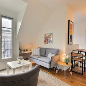 Studio for rent for €1,944 per month in Paris, Rue de Richelieu