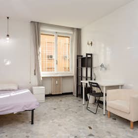 Private room for rent for €750 per month in Rome, Via Livorno