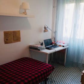 Private room for rent for €430 per month in Rome, Circonvallazione Nomentana