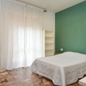 Private room for rent for €640 per month in Rome, Viale Leonardo da Vinci