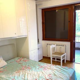 Отдельная комната сдается в аренду за 480 € в месяц в Rome, Via Michelangelo Tilli
