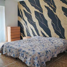 Private room for rent for €695 per month in Rome, Circonvallazione Nomentana