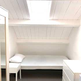 Privé kamer te huur voor € 470 per maand in Rome, Via di Carcaricola