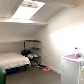 Private room for rent for €530 per month in Rome, Via di Carcaricola