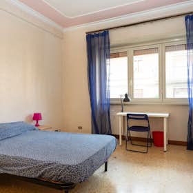 Cameră privată de închiriat pentru 520 EUR pe lună în Rome, Via Bisentina