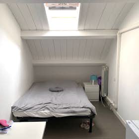 Private room for rent for €480 per month in Rome, Via di Carcaricola