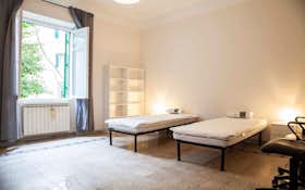 Gedeelde kamer te huur voor € 490 per maand in Rome, Largo Magna Grecia