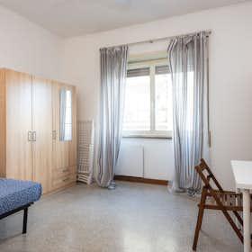 Отдельная комната сдается в аренду за 520 € в месяц в Rome, Via Bisentina