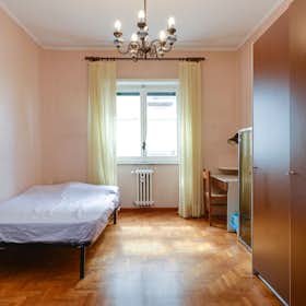 Private room for rent for €595 per month in Rome, Lungotevere Dante