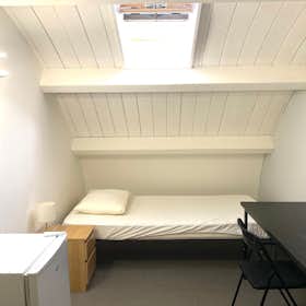 Private room for rent for €495 per month in Rome, Via di Carcaricola