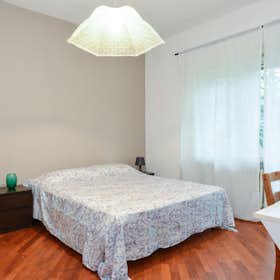 Private room for rent for €595 per month in Rome, Viale Egeo