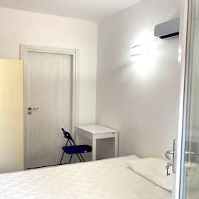 Private room for rent for €495 per month in Rome, Via di Carcaricola