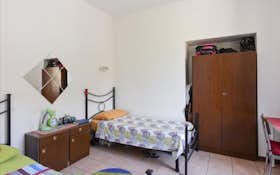 Shared room for rent for €380 per month in Rome, Via Alessandro Brisse
