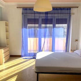 Pokój prywatny do wynajęcia za 570 € miesięcznie w mieście Rome, Via Bisentina