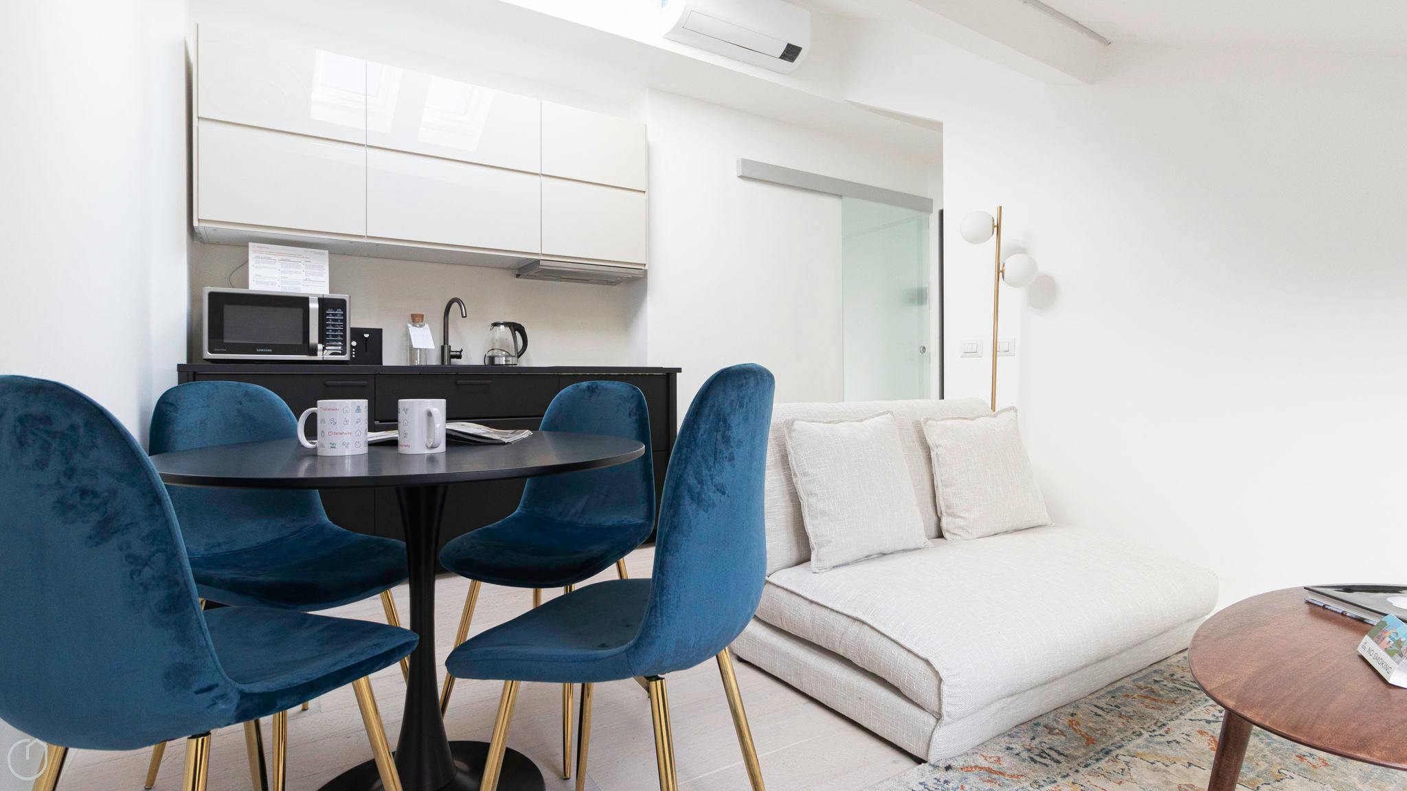 Apartment for rent for €1 per month in Milan, Via Lodovico Settala