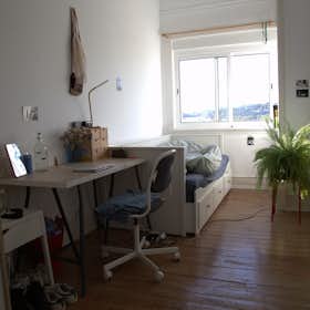 Private room for rent for €500 per month in Lisbon, Calçada das Necessidades