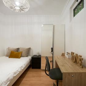 Private room for rent for €550 per month in Lisbon, Rua Actor Vale