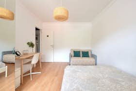 Private room for rent for €650 per month in Lisbon, Rua Actor Vale