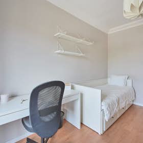 Private room for rent for €650 per month in Lisbon, Avenida São João de Deus
