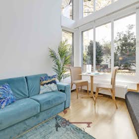 Appartamento in affitto a 5.700 € al mese a Lugano, Via F. Pelli