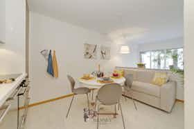 公寓 正在以 CHF 5,583 的月租出租，其位于 Lugano, Via F. Pelli
