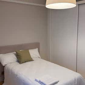 Private room for rent for €560 per month in Bilbao, Calle Manuel Allende