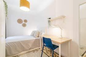 Private room for rent for €696 per month in Barcelona, Rambla de Prat