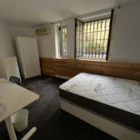 Private room for rent for €700 per month in Barcelona, Carrer de Castellet